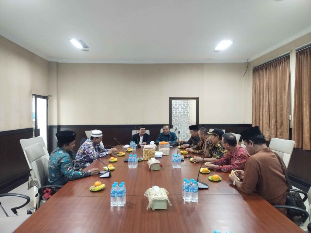 Lphu Matangkan Pendirian KBIHU, PDM Kabupaten Lumajang Audiensi ke LPHU PWM ...